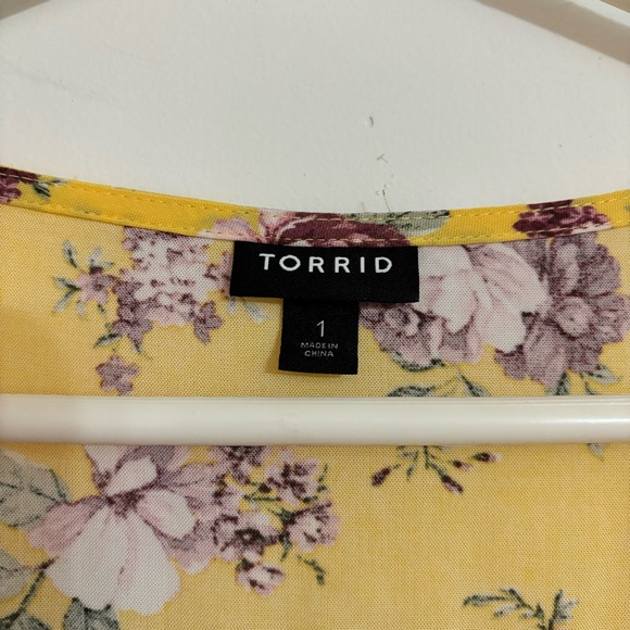 Torrid Size 1 Floral Yellow Challis Smocked 3/4 Sleeve Top - Picture 5 of 8